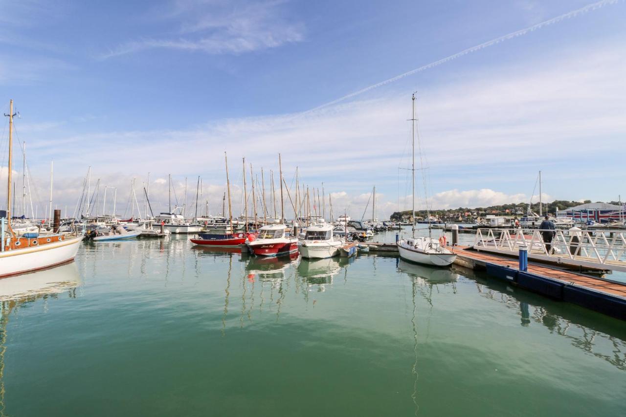 1 Westwood Close Cowes  Exteriör bild